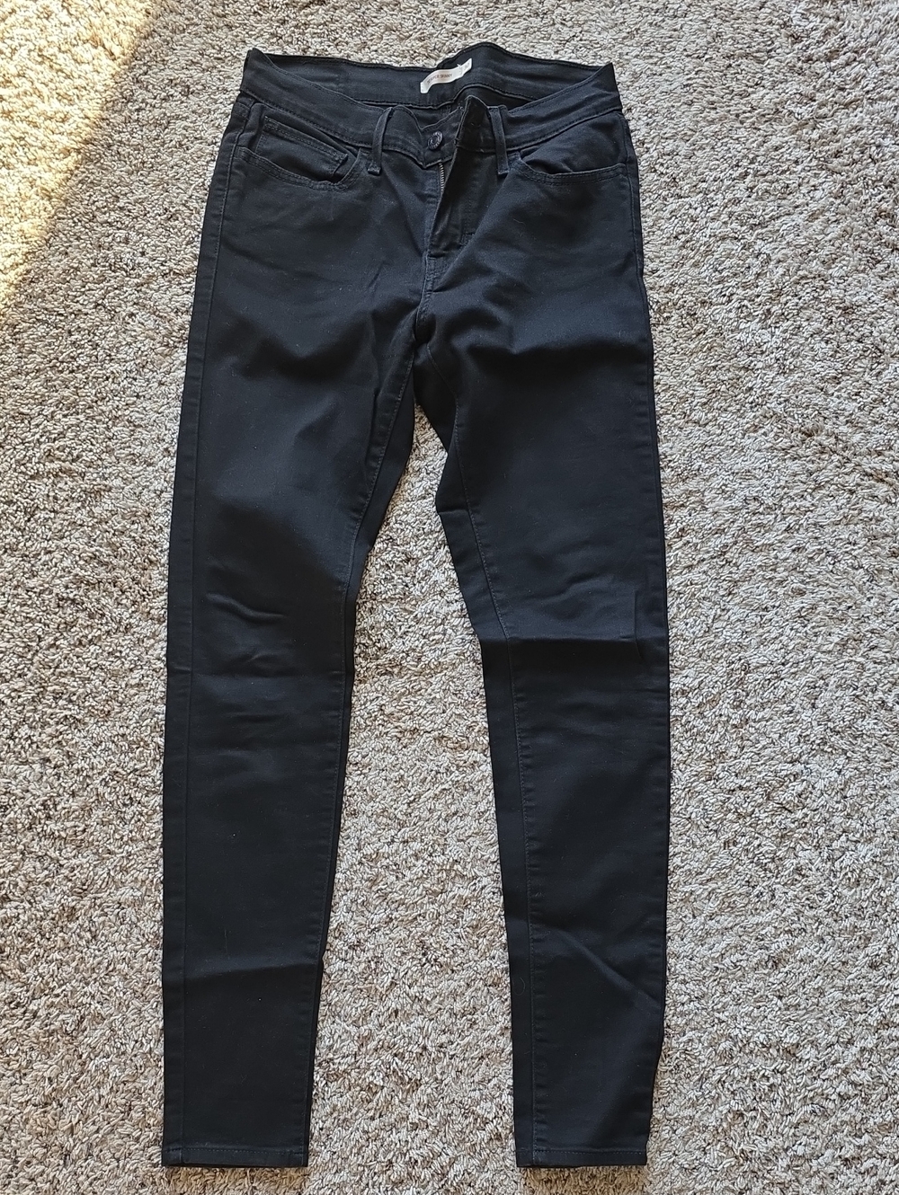 Levi Black Skinny Jeans - Classic Slim Fit